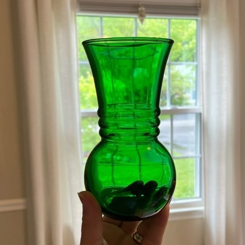 Anchor Hocking Emerald Green Glass Vase Ribbed Ring VINTAGE